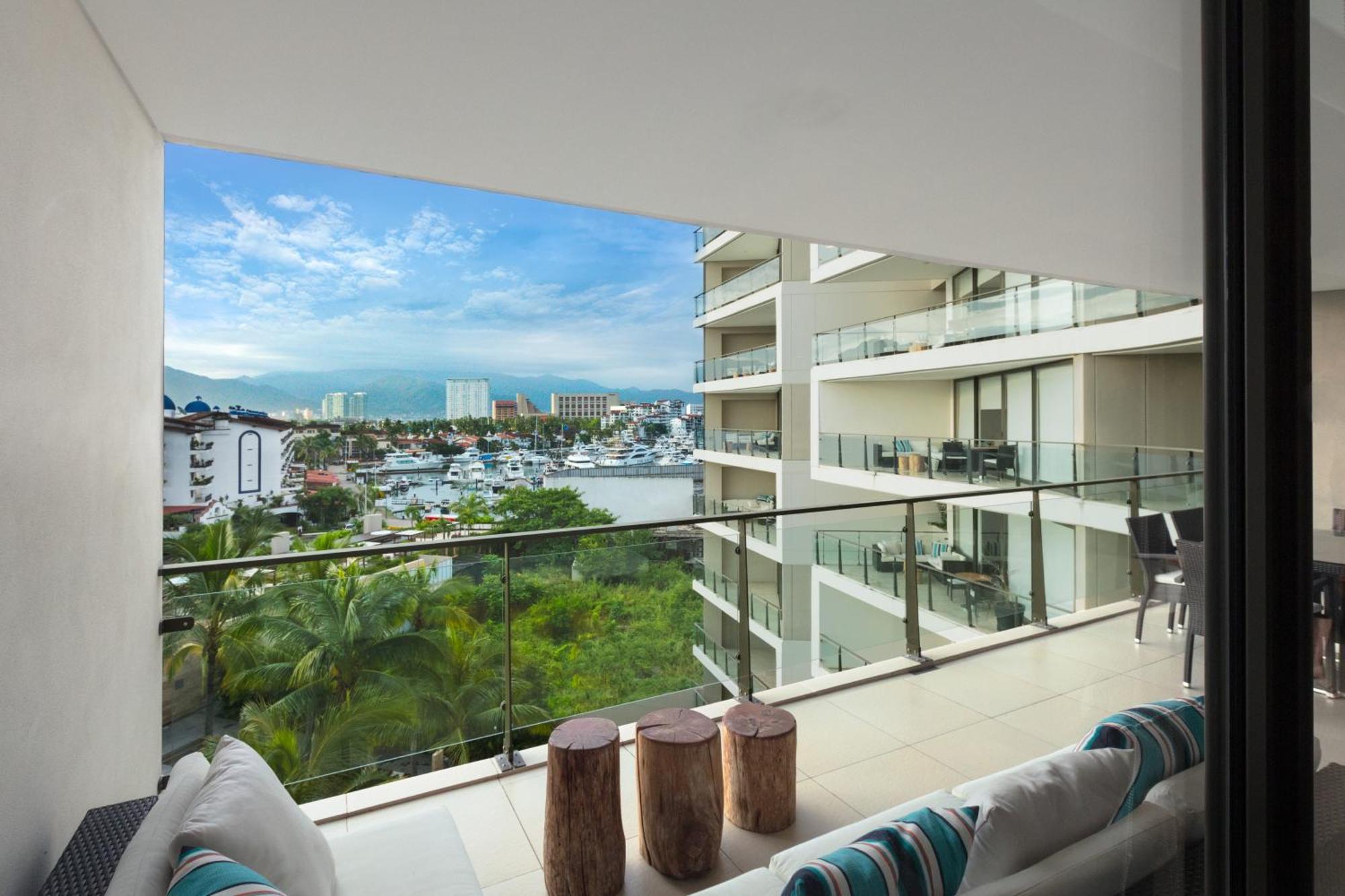 Live Aqua Private Residences Marina Vallarta Пуэрто-Вальярта Экстерьер фото